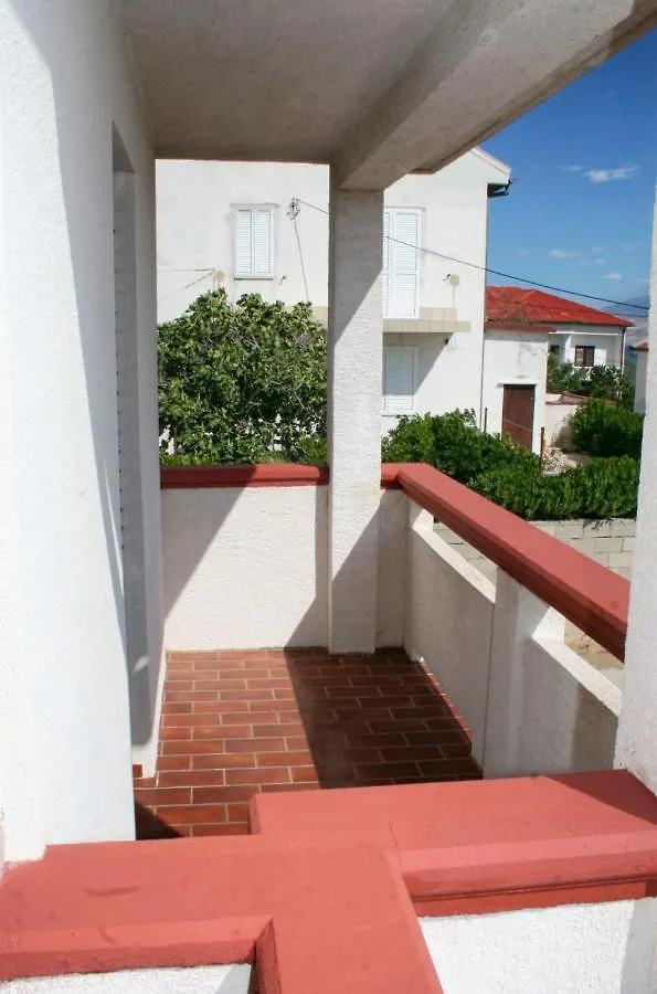 Apartments By The Sea Pag - 532 Pag Town